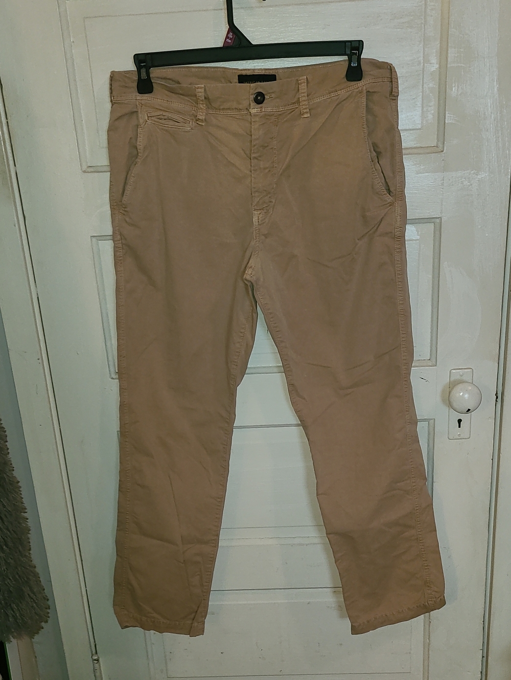 American Eagle Outfitters Men's Tan Chino Pants